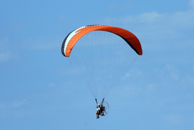 Paramotor en vuelo