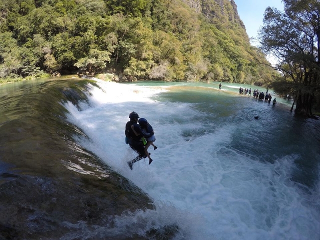 Aventura en cascadas
