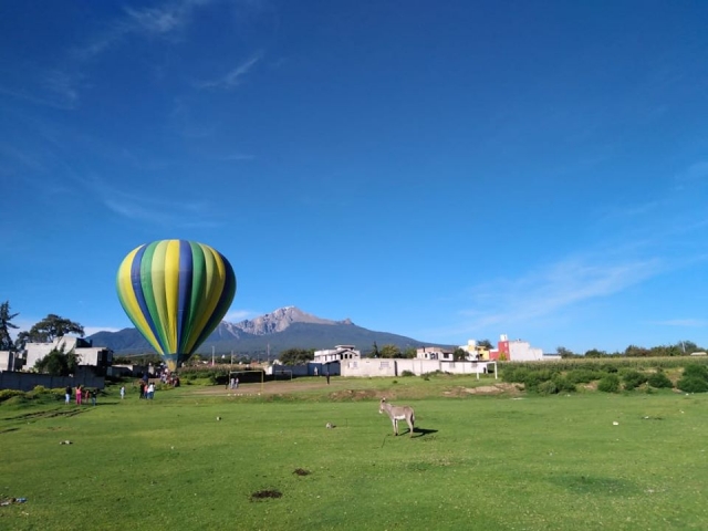 Paseo en globo cerca de volcán