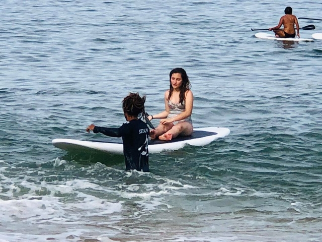 Paddte surf en familia en Acapulco