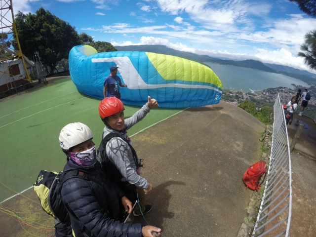 Listos para volar en parapente