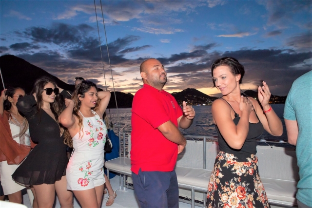 Bailando en el barco