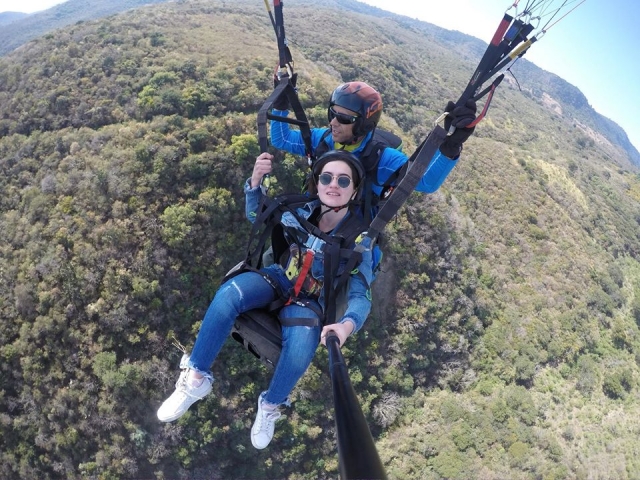 Disfrutando vuelo en parapente