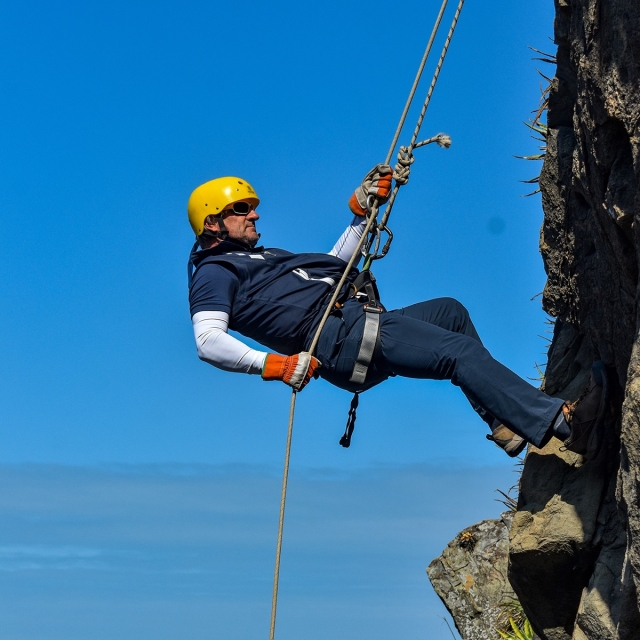Rappel en muro natural