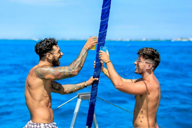 Disfrutando la barra libre premium