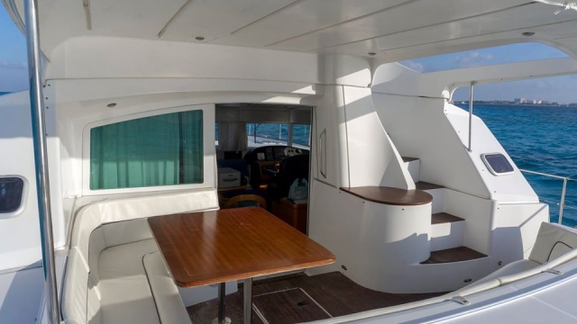 Catamarán acondicionado