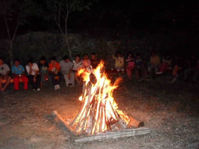 Fogatada en campamento