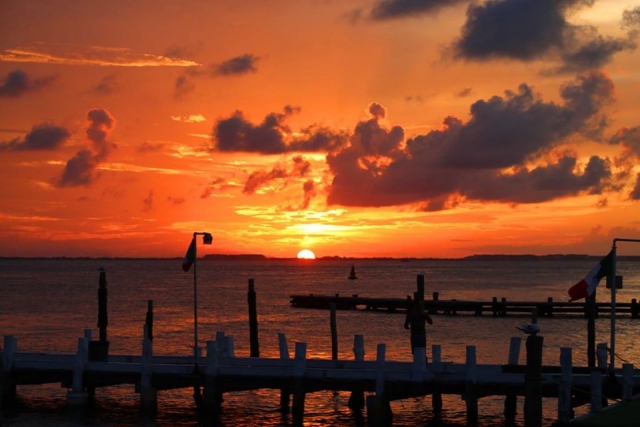 Puesta de sol en el mar