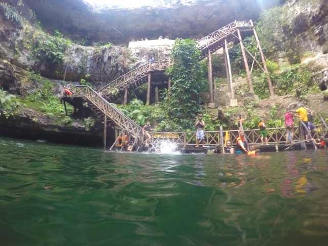 Chapuzón en cenote