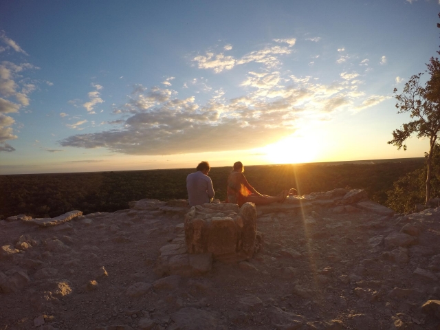 Puesta de sol en Cobá