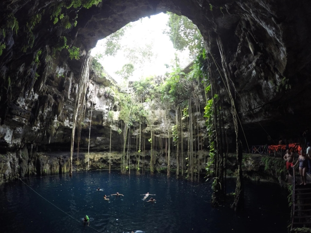 Cenote semi abierto