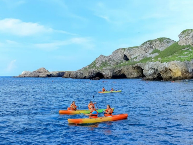 Kayak en Las Caletas Kayak en Las Caletas