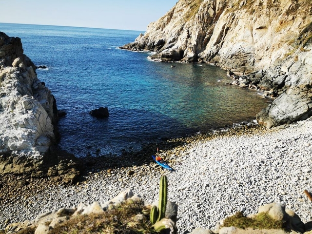 Remando en un kayak