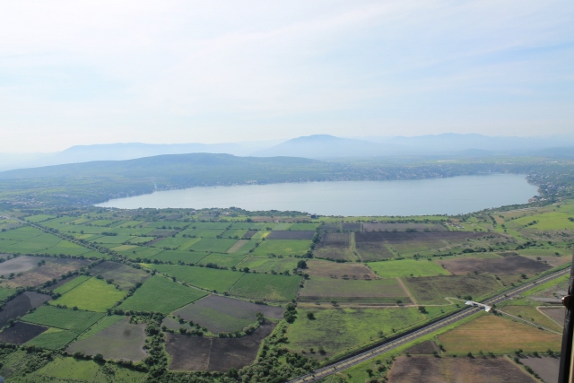 Hermosa vista al lago