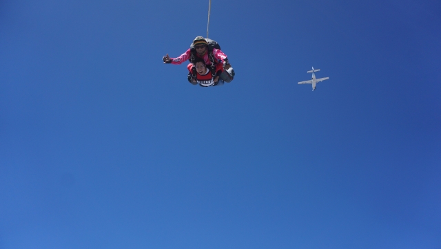 Practicando paracaidismo