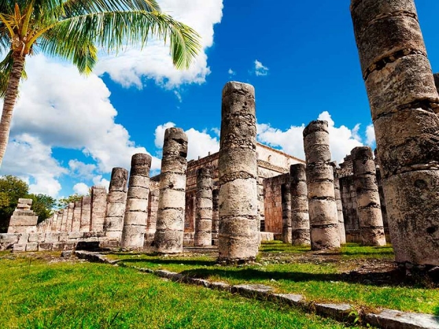 recinto con columnas