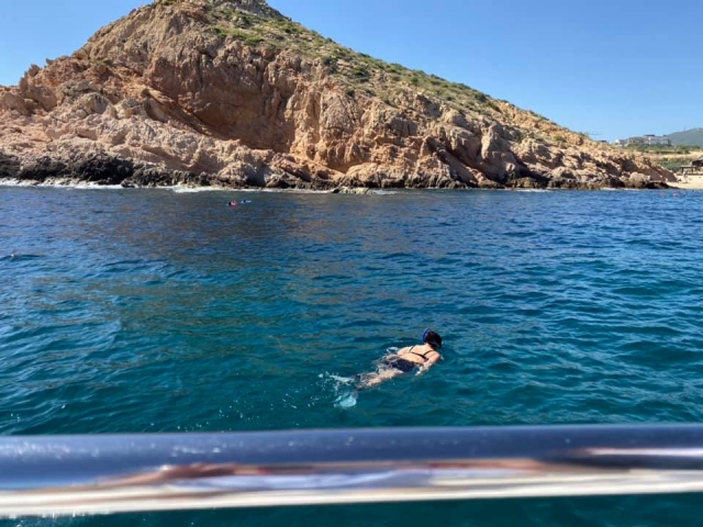 Podrás practicar snorkel y descubrir las bellezas debajo del mar