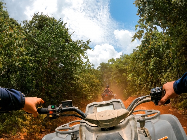 Visita guiada en atv canam