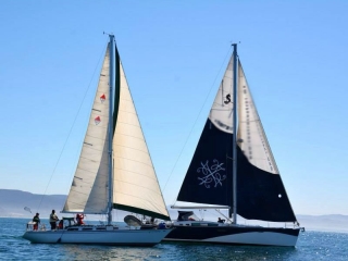 Velero de lujo 6 pax y comida Bahía de Ensenada 5h