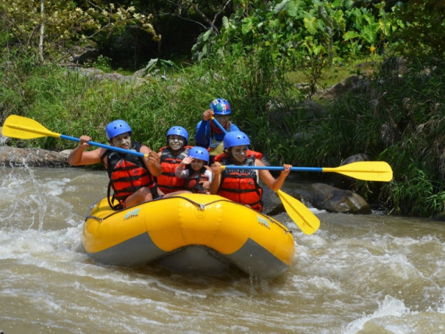 Aventura de rafting y tirolina en Tlapacoyan niños