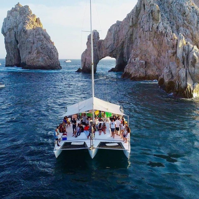 Trimarán en Cabo San Lucas