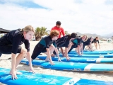 Clase grupal de surf en Playa Cerritos 2 horas