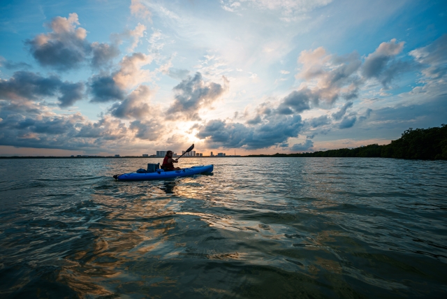 Remando al atardecer