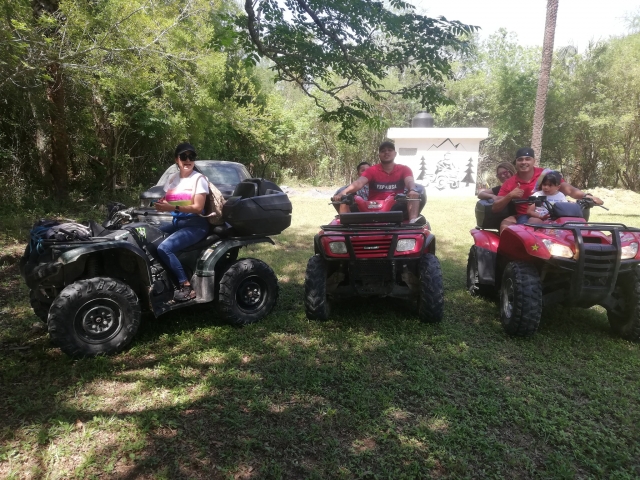 Conduciendo quads