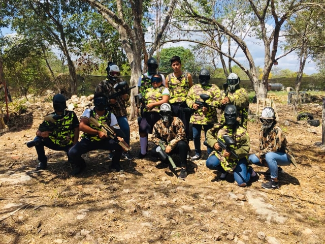 Un día perfecto en el campo de paintball