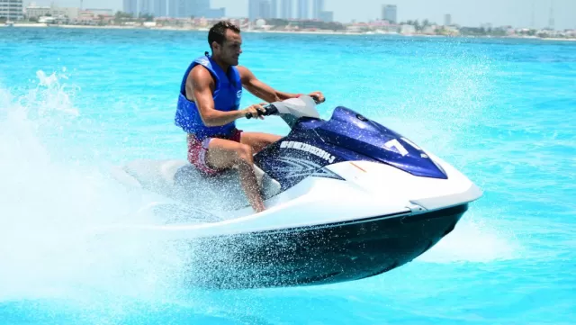 Alquiler de moto acuática en Cancún por 1 hora