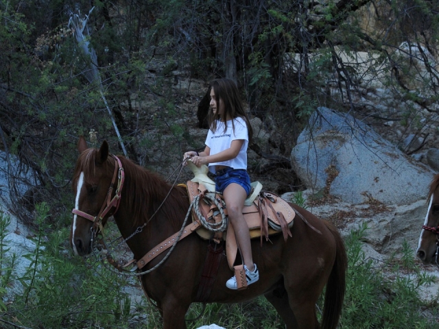 Los niños también pueden disfrutar de la ruta a caballo