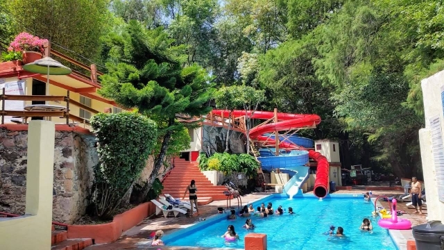 Ambiente familiar en piscinas