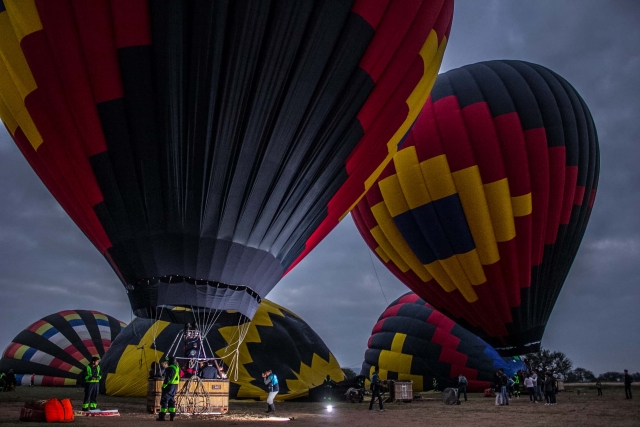 Inflando los globos aerostáticos