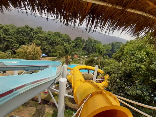 Toboganererererereres en parque acuático en Puebla