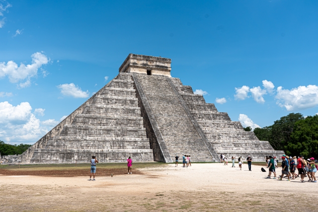 Visitando la pirámide maya