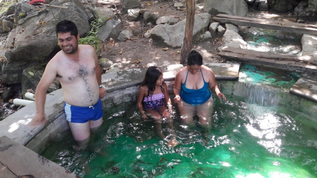 Disfruta en familia un día en las aguas termales en Oaxaca