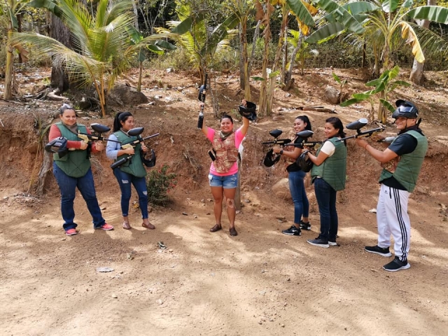 Felicererererereres jugando gotcha
