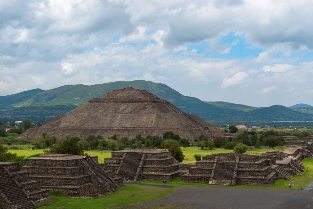 Teotihuacán al amanecer