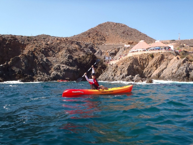 Remando en Kayak Ensenada