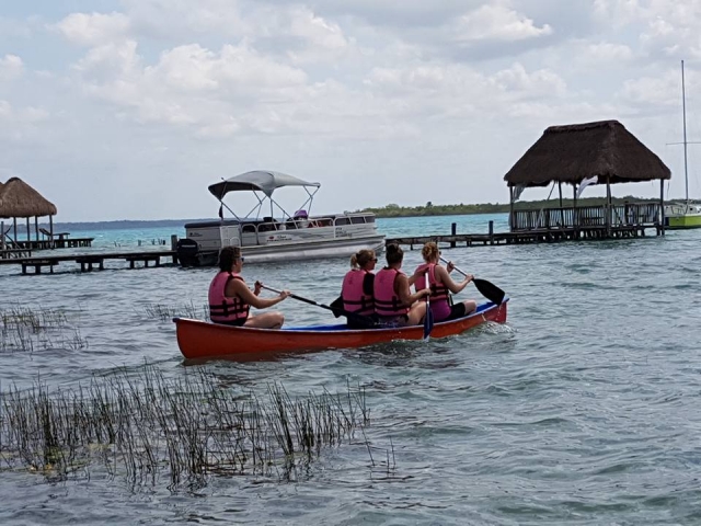Pasea en Kayak en Bacalar