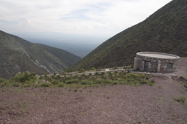 Cima del montaña quemado