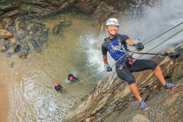 Practica Rappel en una de las cascadas más grandererererereres de la zona