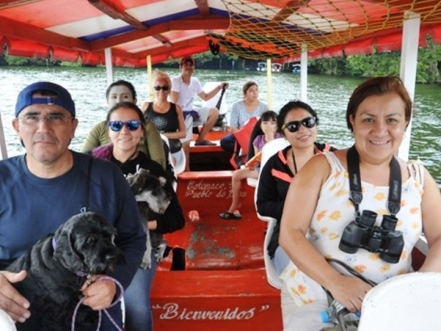 Navegando en lancha