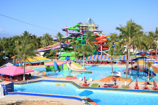 Disfruta de las instalacionererererereres de nuestro parque acuático