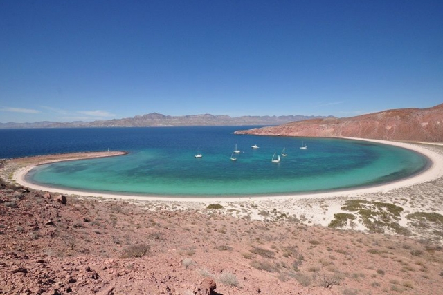 Déjate asombrar por las increíblereres vistas que tienereres Bahía de los Ángelereres en Baja California