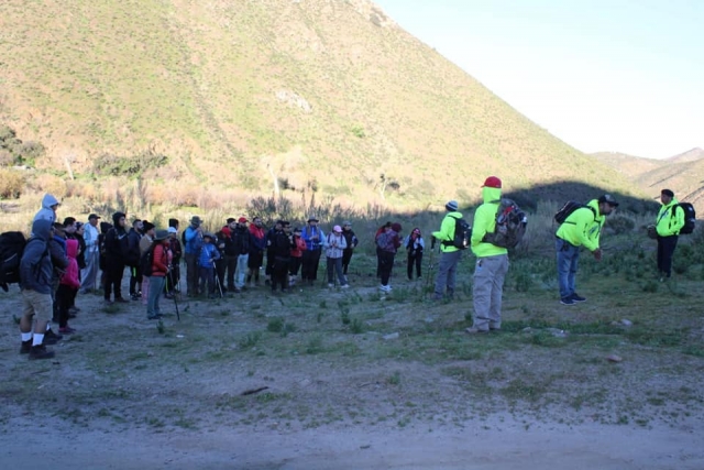 Indicacionereres mitad de ruta en senderismo