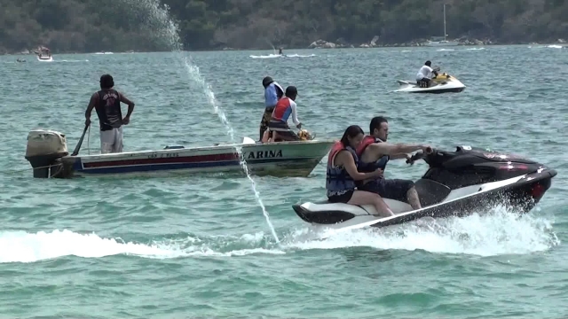 Moto acuática para dos en Playa Linda Ixtapa