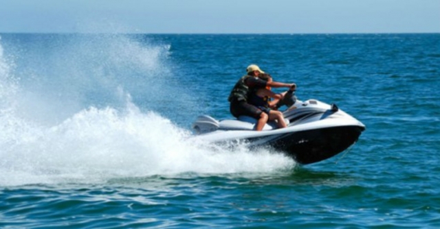 Moto de agua en Playa Linda