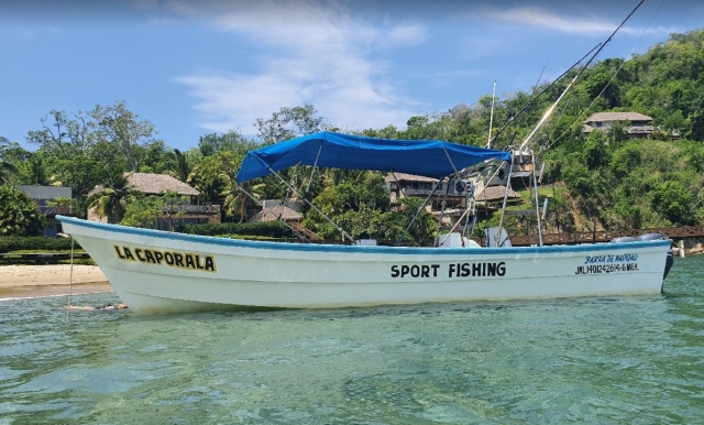 Lancha en laguna Barra de Navidad