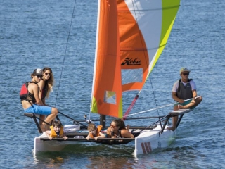 Paseo en Catamarán en Playa Mamitas por 1 hora